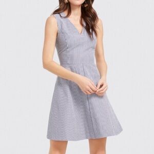 Draper James Love Circle Seersucker Dress Size 4 🦋🦋